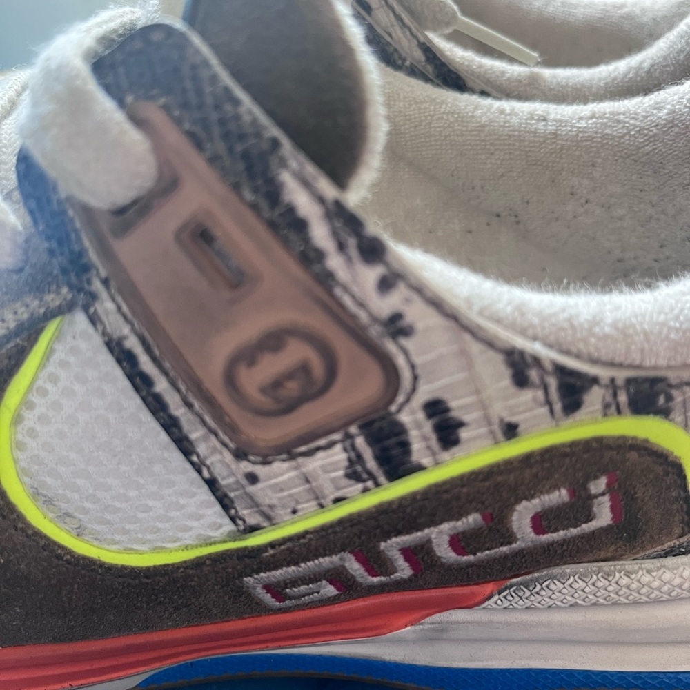 Gucci sports shoes for men and women one time worn , very comfortable ! - Picture 5 of 9